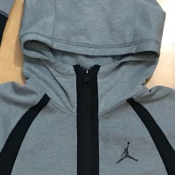 Air Jordon Dri-FIT Full Zip Hoodie/Sweater - Size M - Picture 2 of 6